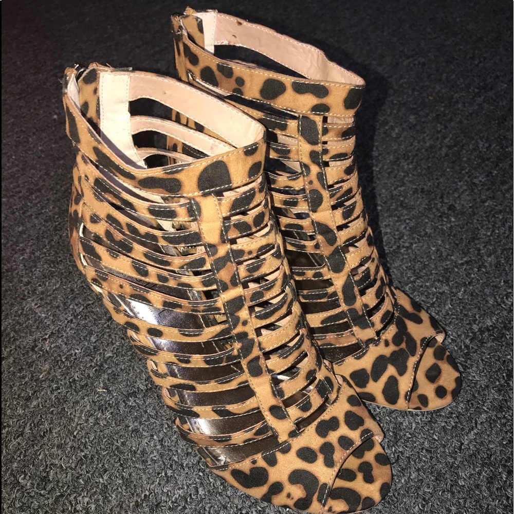 Ankle sandals